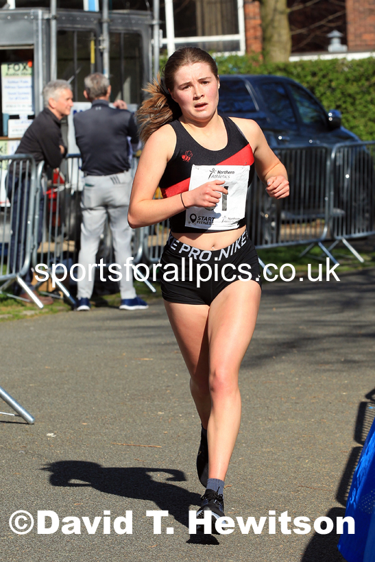 Womens Under-17s 5k, 2022 Northern 12 and 6 Stage Road Relays,  Birkenhead Park, Birkenhead, Wirral.  Photo: David T. Hewitson/Sports for All Pics
